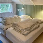 2 Bedroom Stunning In Semesterbostad