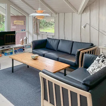 Semesterbostad 2 Bedroom Stunning In