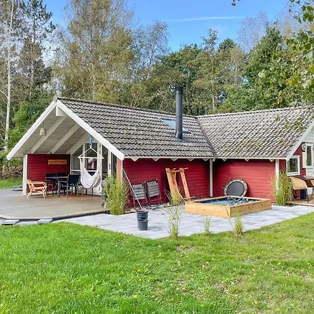 Semesterbostad 2 Bedroom Stunning In