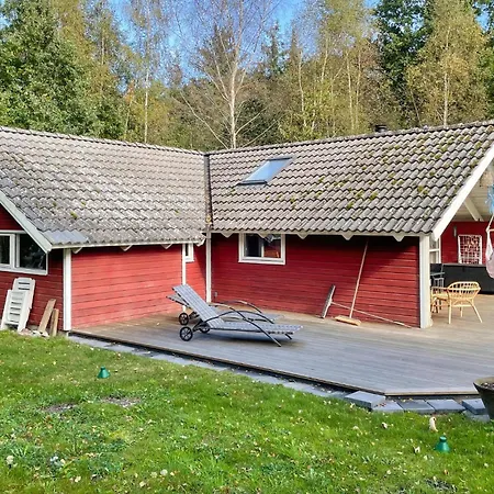 Semesterbostad 2 Bedroom Stunning In